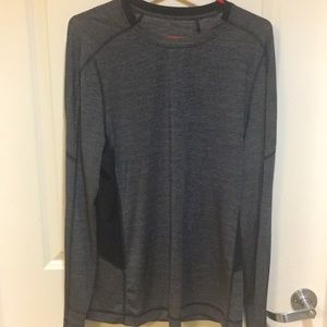 Lululemon men’s long sleeve with thumb pockets